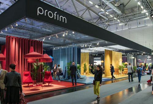 Kolorowe, ekspresyjne stoisko Profim na targach Orgatec